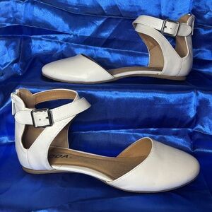 Soda Women's White Ankle Buckle Flats